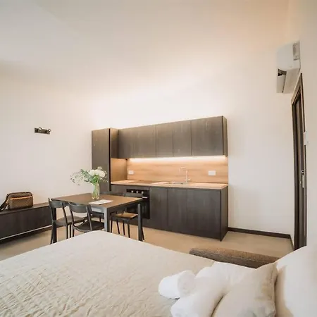 Apartment Ronda 24 Pax E Parcheggio Incluso San Giovanni Lupatoto
