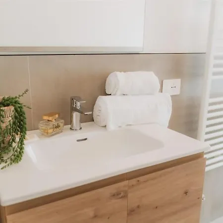 Apartment Ronda 24 Pax E Parcheggio Incluso San Giovanni Lupatoto