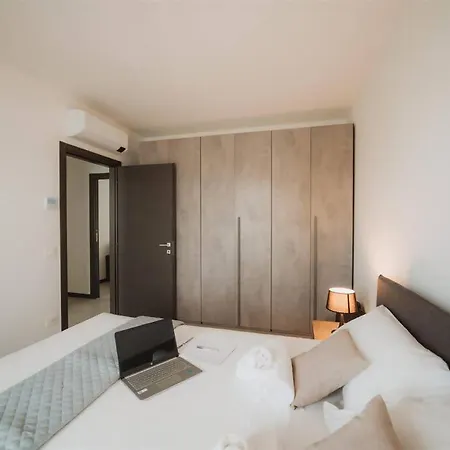 Apartment Ronda 24 Pax E Parcheggio Incluso San Giovanni Lupatoto